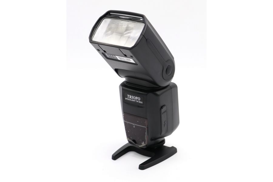 Фотовспышка Triopo SpeedLight TR-982 II for Canon