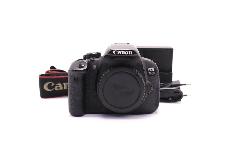 Canon EOS 700D body (пробег 80260 кадров)