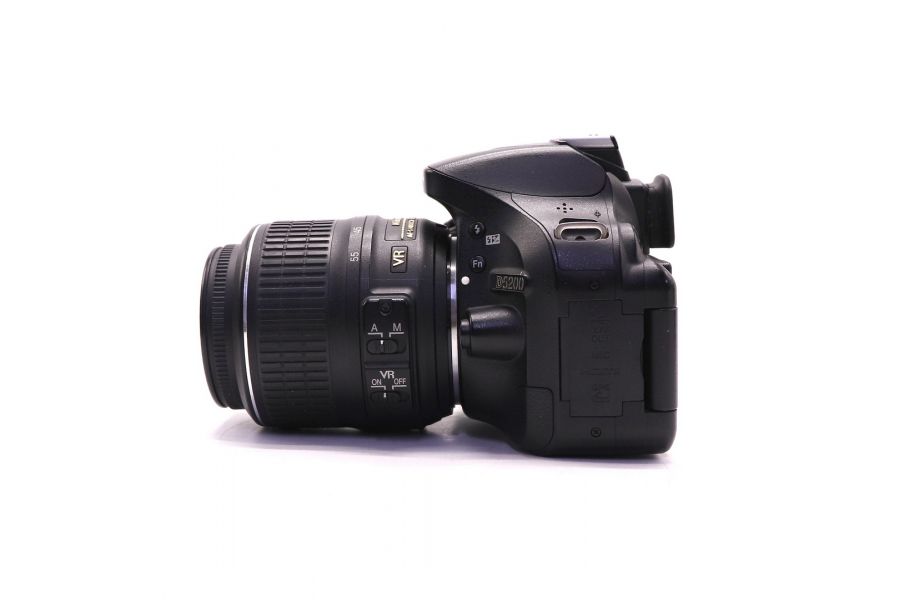 Nikon D5200 kit в упаковке (пробег 25190 кадров)