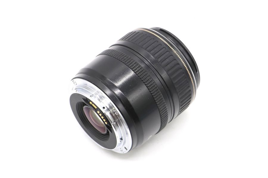 Canon EF 28-105mm f/3.5-4.5 II USM (Japan)