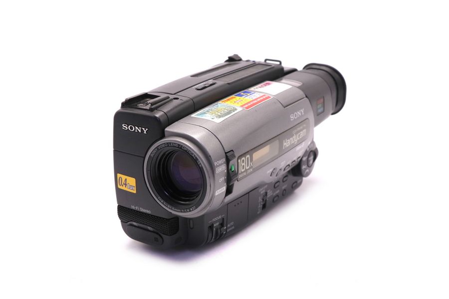 Видеокамера Sony CCD-TR506E