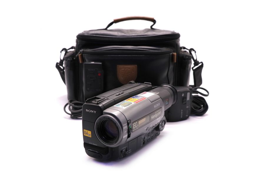 Видеокамера Sony CCD-TR506E