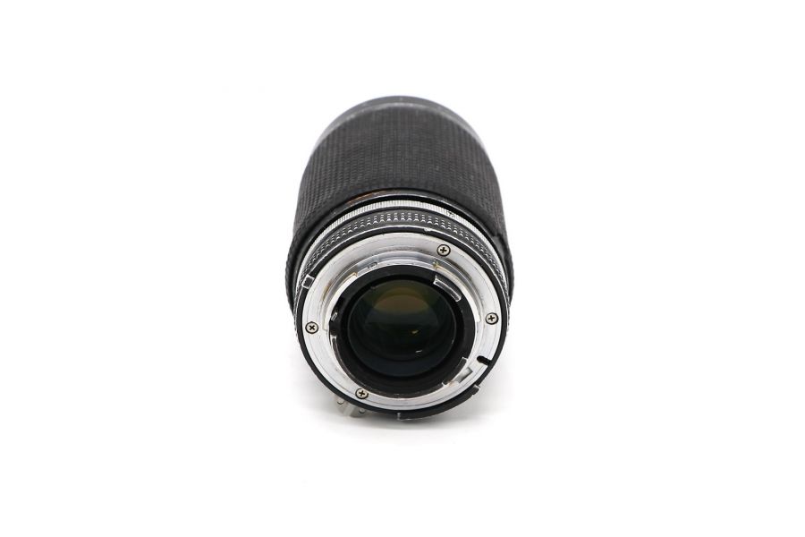 Nikon 35-135mm f/3.3-4.5 Zoom-Nikkor
