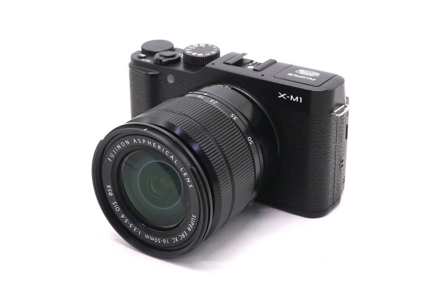 Fujifilm X-M1 kit в упаковкке