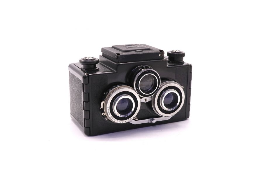 Спутник советский трёхобъективный фотоаппарат (ЛОМО)
