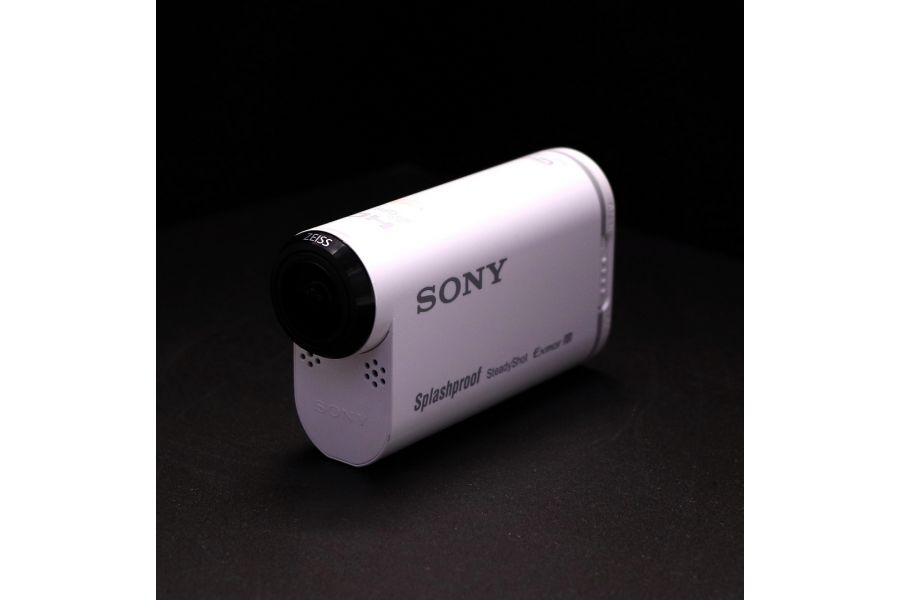 Экшен-камера Sony HDR-AS200V в упаковке  