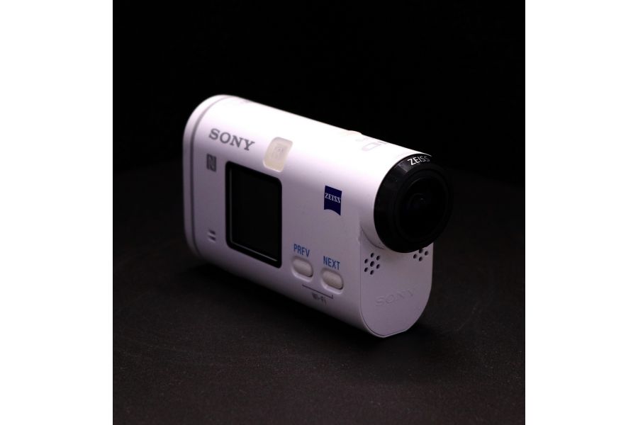 Экшен-камера Sony HDR-AS200V в упаковке  