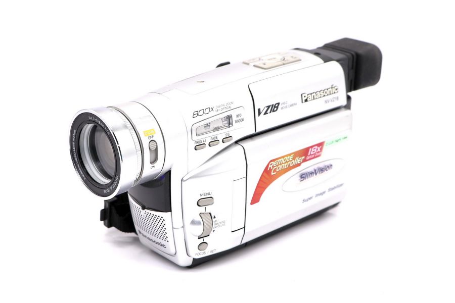 Видеокамера Panasonic NV-VZ18GC в упаковке