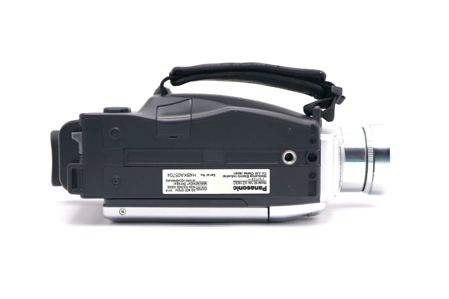 Видеокамера Panasonic NV-VZ18GC в упаковке