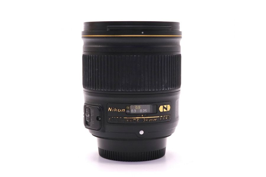 Nikon 28mm f/1.8G AF-S Nikkor в упаковке