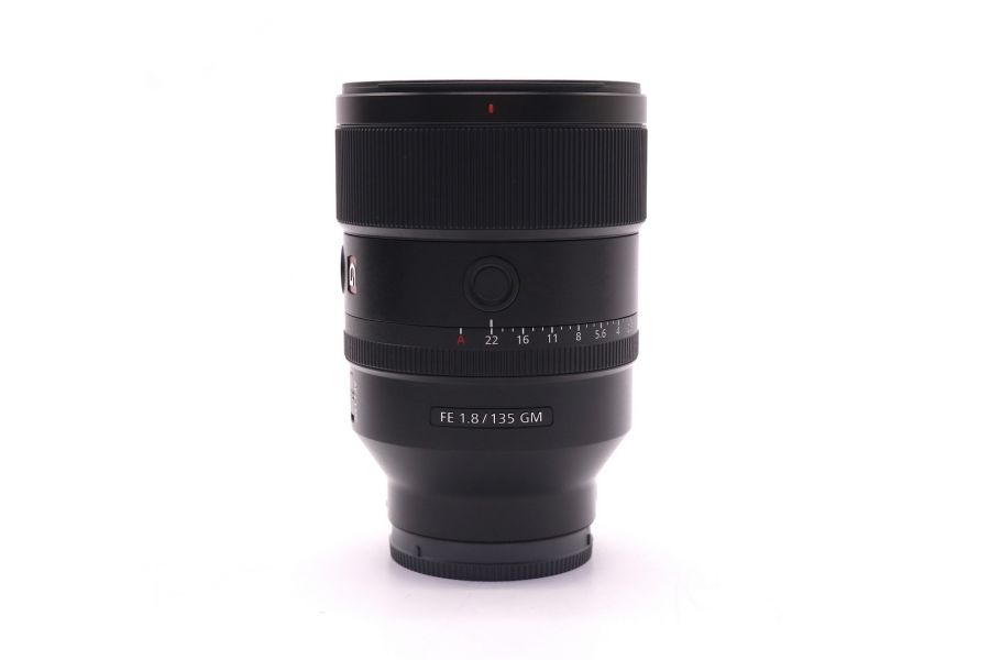 Sony FE 135mm f/1.8 GM (SEL-135F18GM) в упаковке