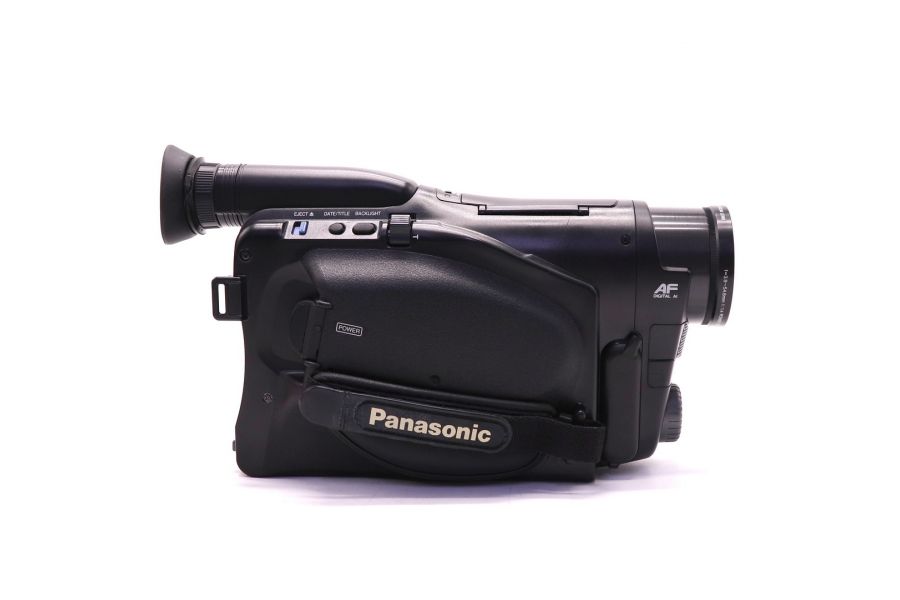 Видеокамера Panasonic NV-RX20EN в упаковке