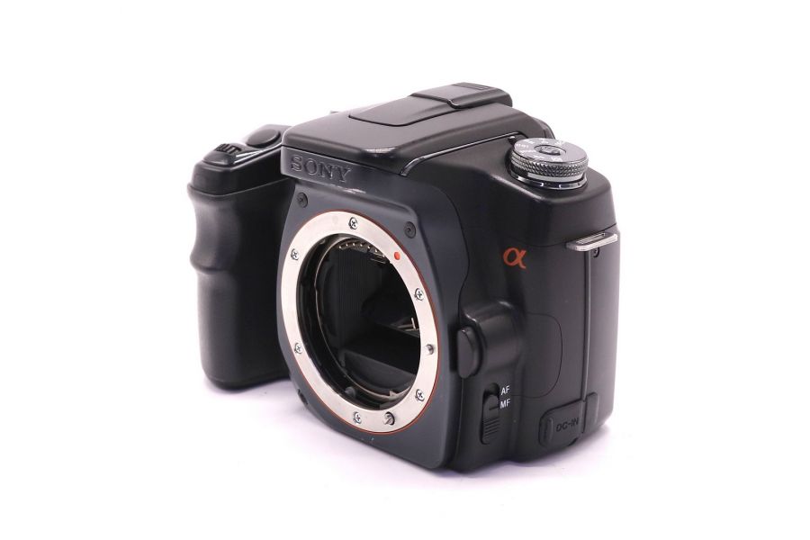 Sony Alpha DSLR-A100 body б.