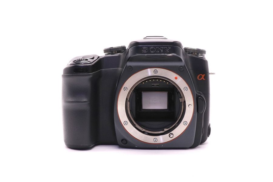 Sony Alpha DSLR-A100 body б.