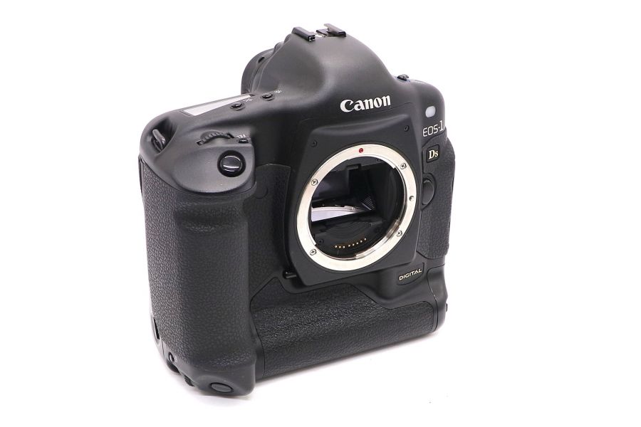 Canon EOS 1Ds body (пробег 15060 кадров)
