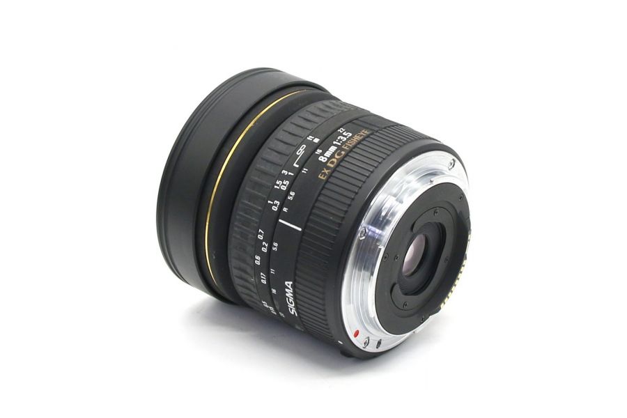Sigma AF 8mm f/3.5 EX DG Circular Fisheye Canon EF (Japan, 2009)