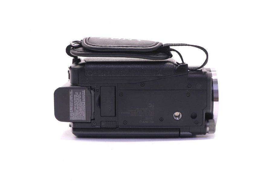 Видеокамера Sony HDR-XR550E в упаковке