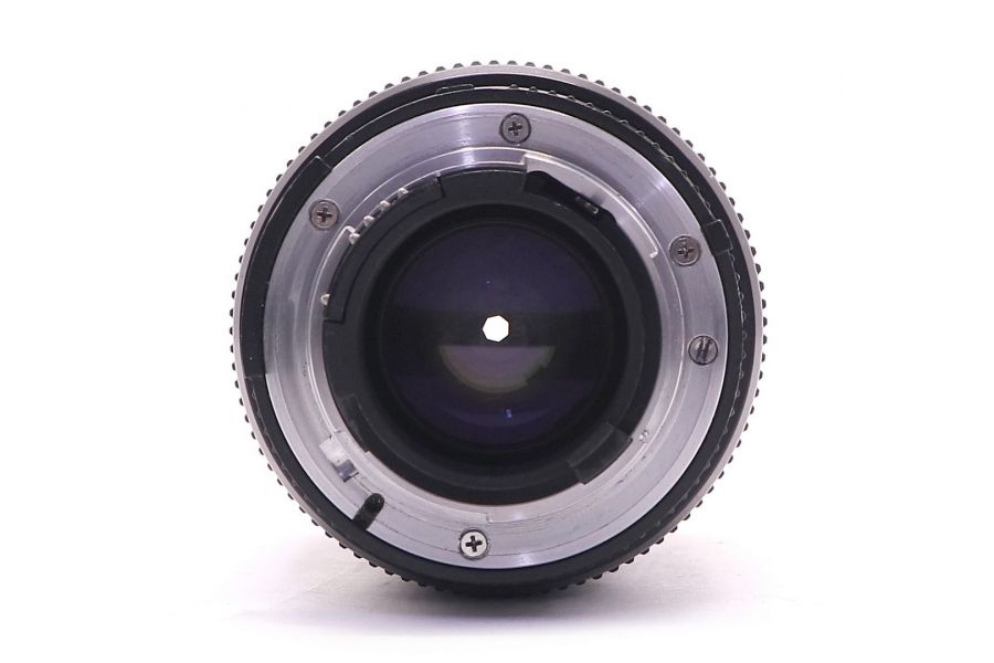 Nikon AF 35-70mm f/2.8D (Japan, 1990)