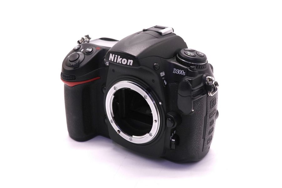 Nikon D300s body в упаковке (пробег 40300 кадров)
