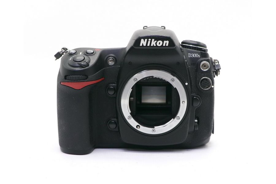 Nikon D300s body в упаковке (пробег 34670 кадров)