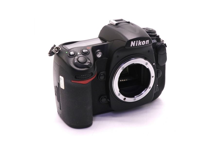 Nikon D300s body в упаковке (пробег 40300 кадров)