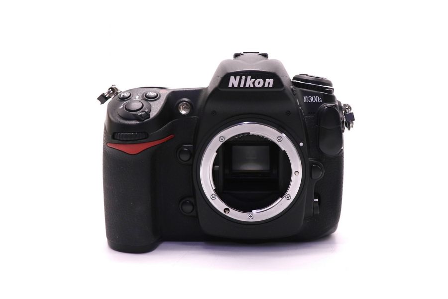 Nikon D300s body в упаковке (пробег 40300 кадров)