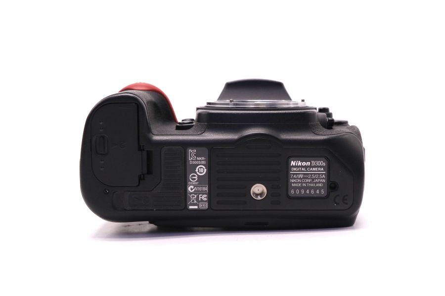 Nikon D300s body в упаковке (пробег 40300 кадров)