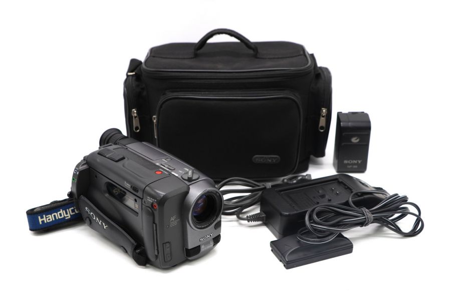 Видеокамера Sony CCD-TRV50E