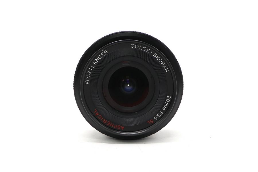 Voigtlander 20mm f/3.5 Color Skopar SL II в упаковке