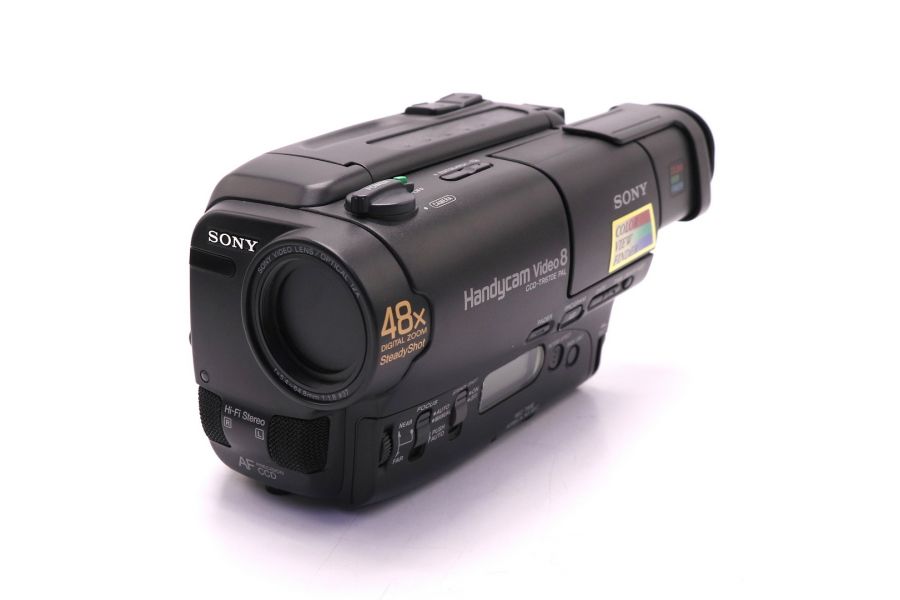 Видеокамера Sony CCD-TR670E оптический зум 8x