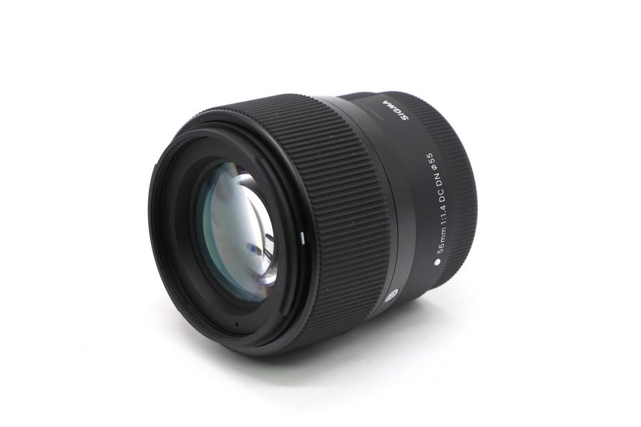 Sigma 56mm f/1.4 DC DN Contemporary EF-M