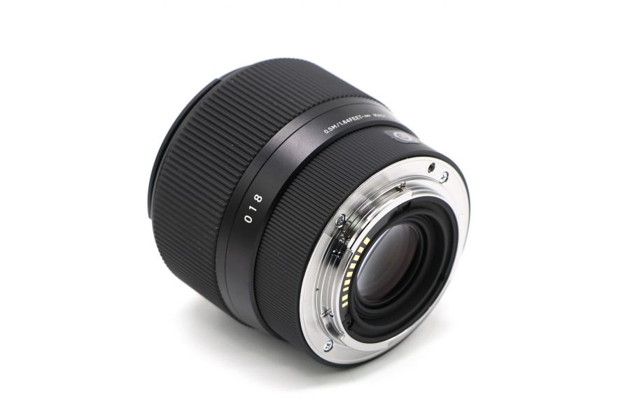 Sigma 56mm f/1.4 DC DN Contemporary EF-M