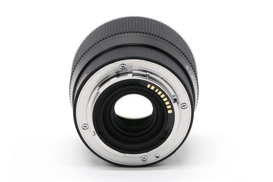 Sigma 56mm f/1.4 DC DN Contemporary EF-M