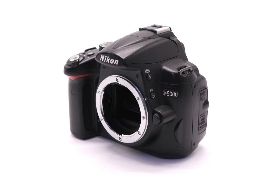 Купить Nikon D5000 body (пробег 11700 кадров) с доставкой по цене 7 650 Р – FOTOCCCP